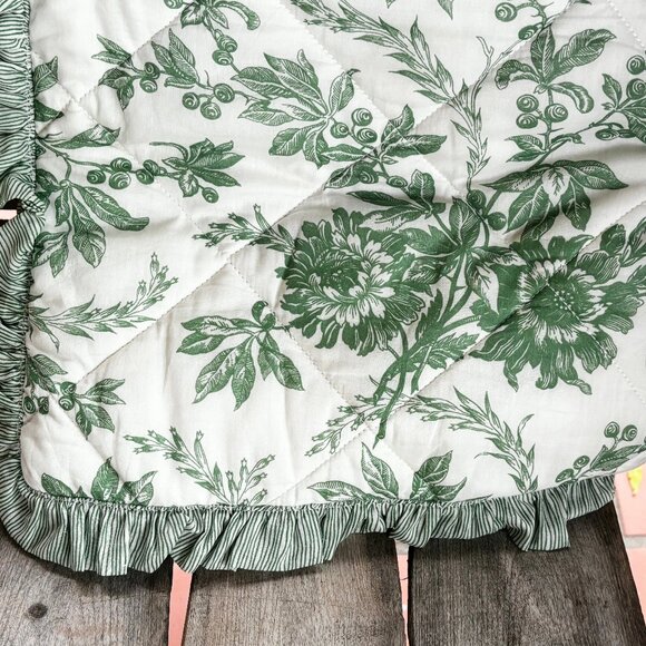 April Cornell Signature Cotton Floral Throw - Quilted Ruffled Edge (50" X 60") - Picture 2 of 3